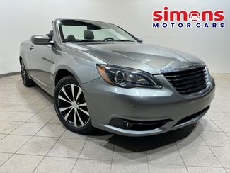 2012 Chrysler 200 S in Bedford, OH 44146