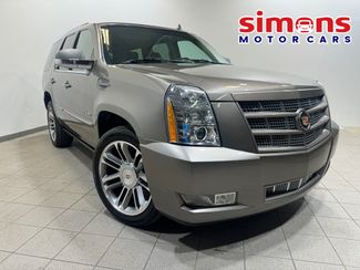 2013 Cadillac Escalade Premium in Bedford, OH 44146