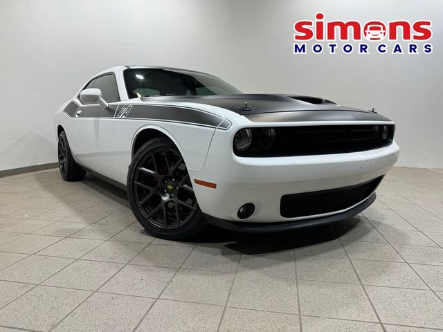 2017 Dodge Challenger R/T in Bedford, OH 44146